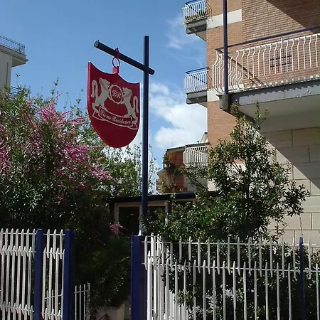 Aparthotel Lions